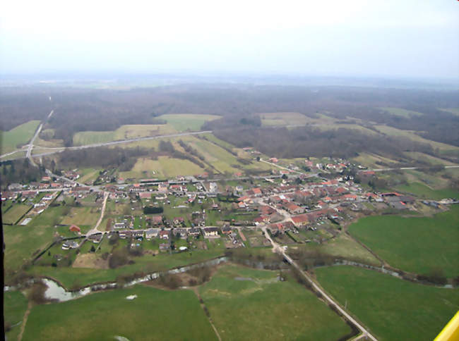 Thiébauménil et la Vezouze, vue générale aérienne - Thiébauménil (54300) - Meurthe-et-Moselle