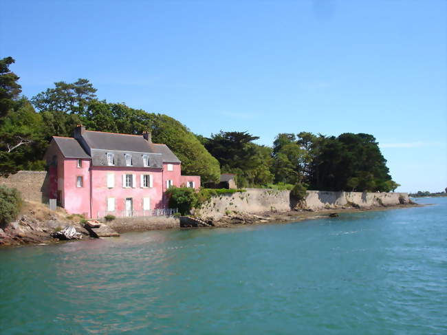 La maison rose, repère maritime de l'entrée de la rivière de Vannes - Séné (56860) - Morbihan