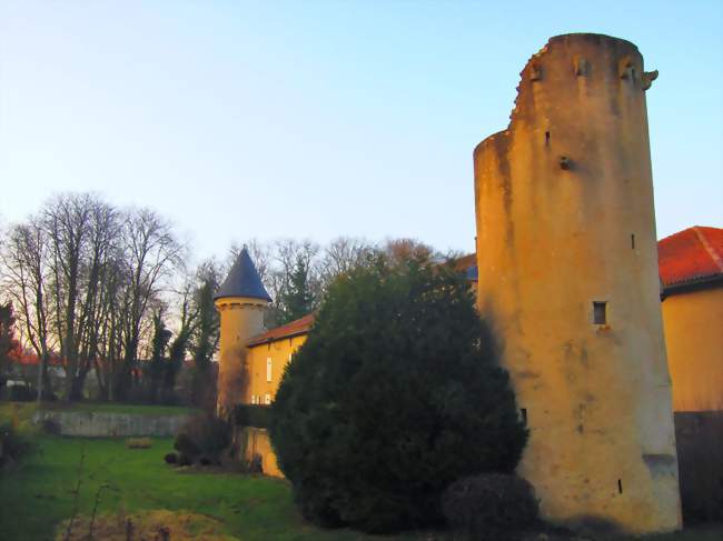 Tours du château de Mardigny - Lorry-Mardigny (57420) - Moselle
