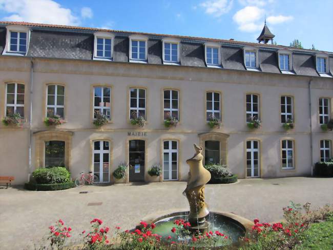 La mairie (château dArros) - Plappeville (57050) - Moselle