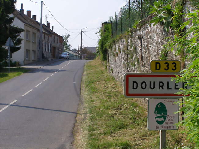 Entrée du village - Dourlers (59440) - Nord