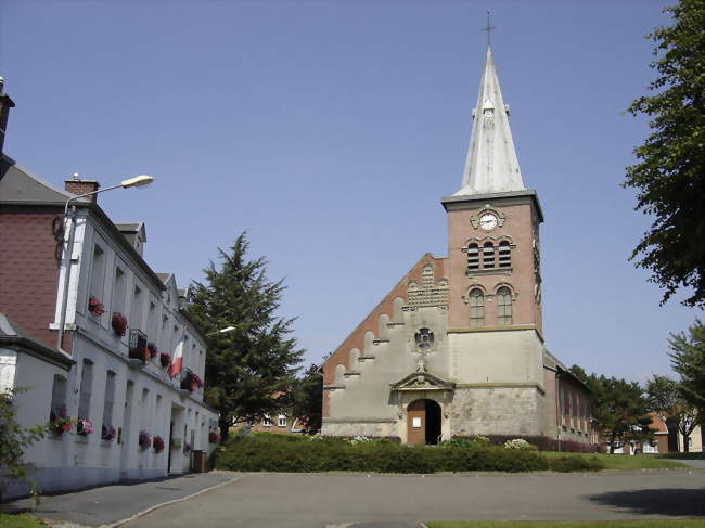 Mairie et église - Englefontaine (59530) - Nord