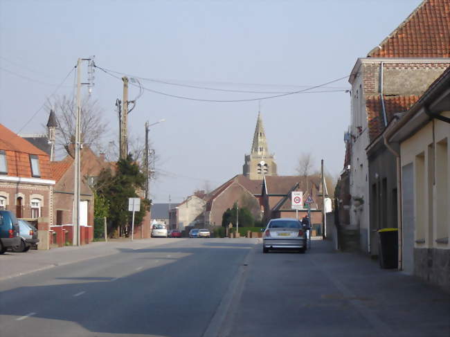 Looberghe, le centre et l'église Saint-Martin - Looberghe (59630) - Nord