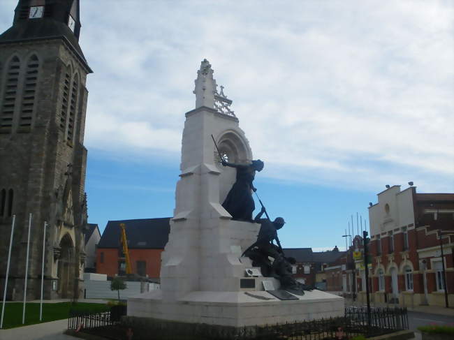 L'église, le monument aux combattants portugais et la mairie - La Couture (62136) - Pas-de-Calais