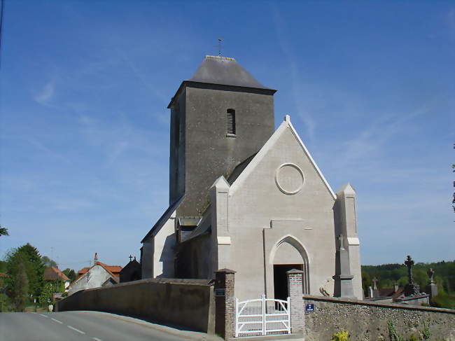 L'église Saint-Sylvestre et le monument aux morts - Enquin-sur-Baillons (62650) - Pas-de-Calais