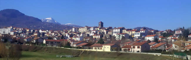 Beaumont (vue du sud) avec en arrière plan le puy de Dôme - Beaumont (63110) - Puy-de-Dôme