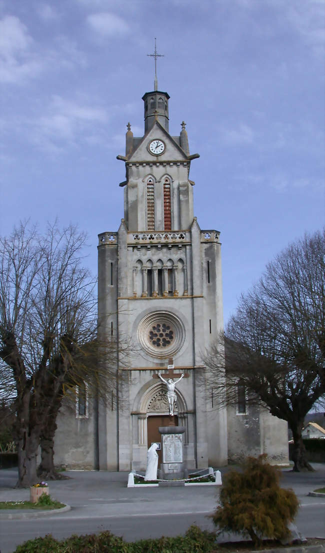 L'église et le monument aux morts d'Assat - Assat (64510) - Pyrénées-Atlantiques