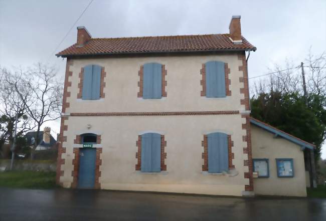 La mairie dUrost - Urost (64160) - Pyrénées-Atlantiques