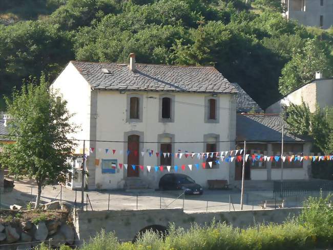 L'ancienne école et salle des fêtes - Caudiès-de-Conflent (66220) - Pyrénées-Orientales