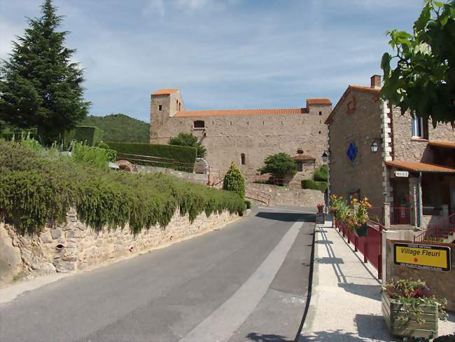 Entrée du village - Montbolo (66110) - Pyrénées-Orientales