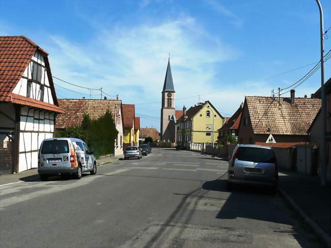 Le village et son église - Heidolsheim (67390) - Bas-Rhin