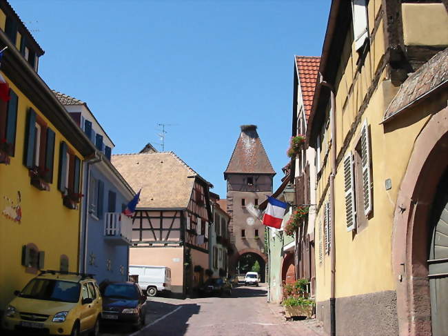 Grand'rue et Obertor, la porte haute - Ammerschwihr (68770) - Haut-Rhin