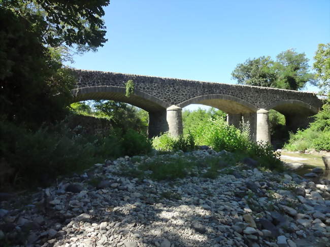 Pont ancien à Saint-Jean-le-Centenier - Saint-Jean-le-Centenier (07580) - Ardèche