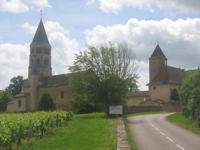 Église et village - Chânes (71570) - Saône-et-Loire