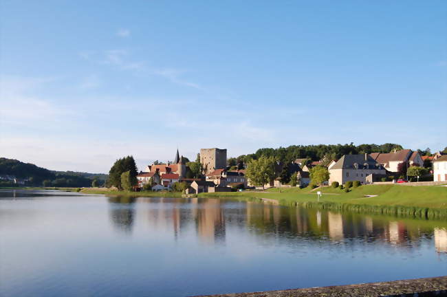 Saint-Sernin-du-Bois, vu du barrage - Saint-Sernin-du-Bois (71200) - Saône-et-Loire