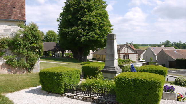 Le monument aux morts - La Chapelle-Iger (77540) - Seine-et-Marne