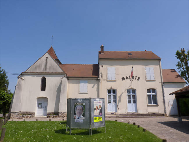 Mairie et église de Conches-sur-Gondoire - Conches-sur-Gondoire (77600) - Seine-et-Marne