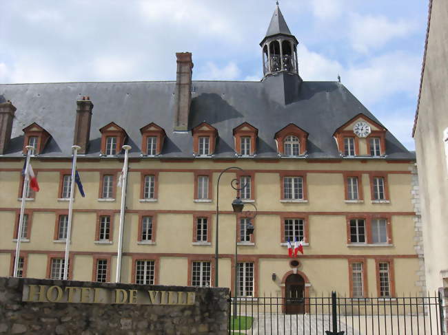 La mairie - Nemours (77140) - Seine-et-Marne