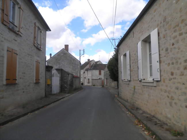 La Rue Grande, principale rue de Noisy-sur-École - Noisy-sur-École (77123) - Seine-et-Marne