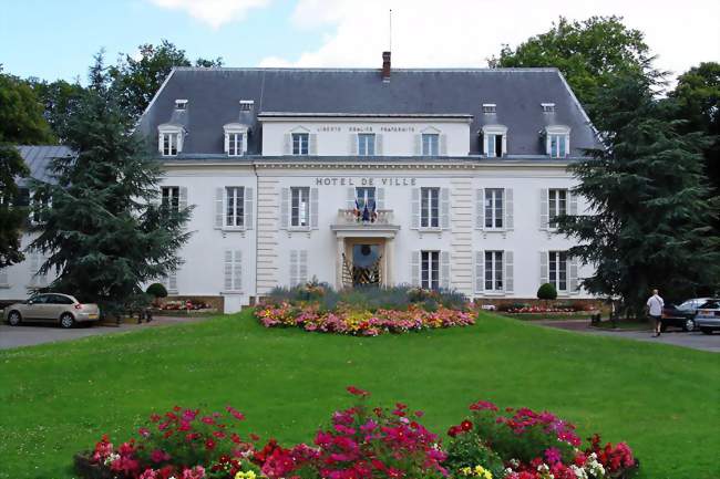Château de Combault, siège de la mairie - Pontault-Combault (77340) - Seine-et-Marne
