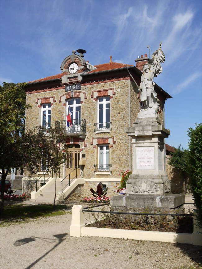 Mairie et monument aux morts - Villeneuve-Saint-Denis (77174) - Seine-et-Marne