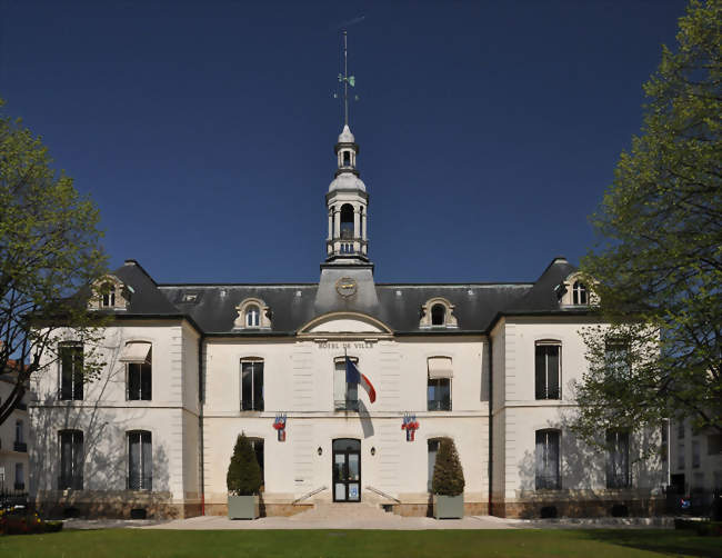 Mairie de Chatou - Chatou (78400) - Yvelines