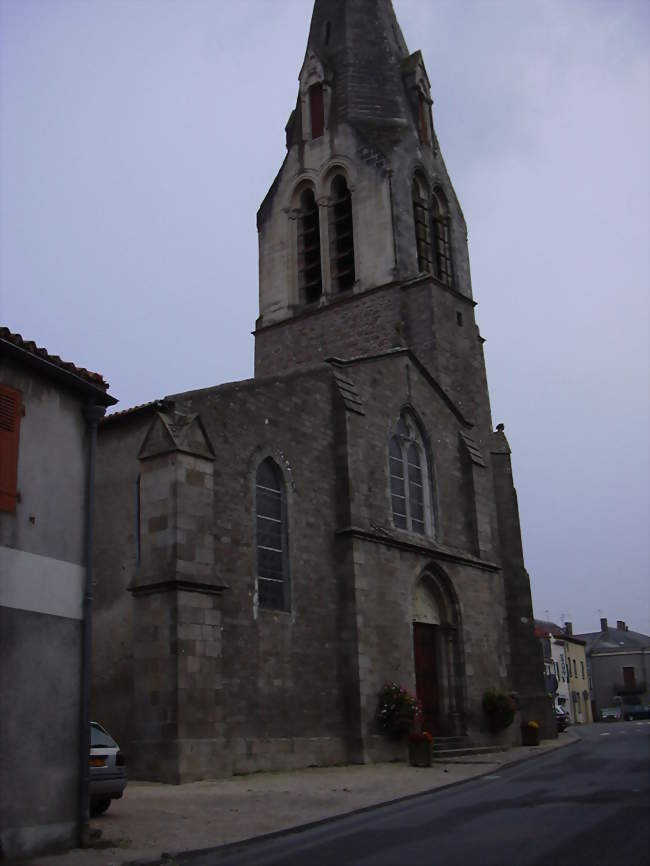 L'église Saint-Hilaire - Nueil-les-Aubiers (79250) - Deux-Sèvres