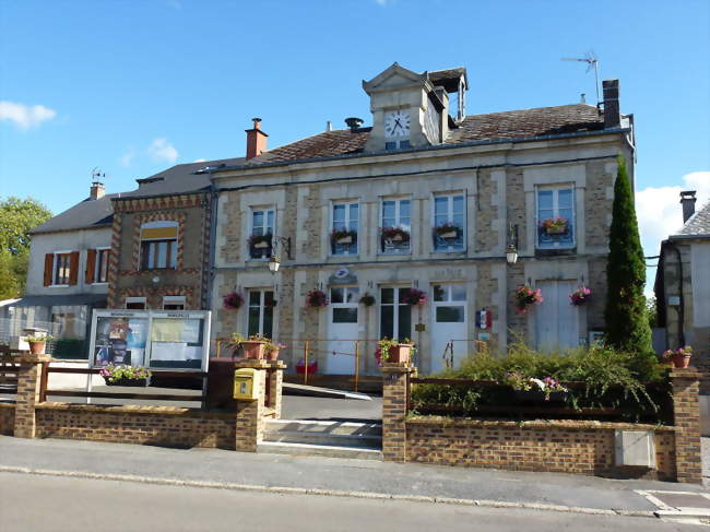 Mairie et Poste - Launois-sur-Vence (08430) - Ardennes