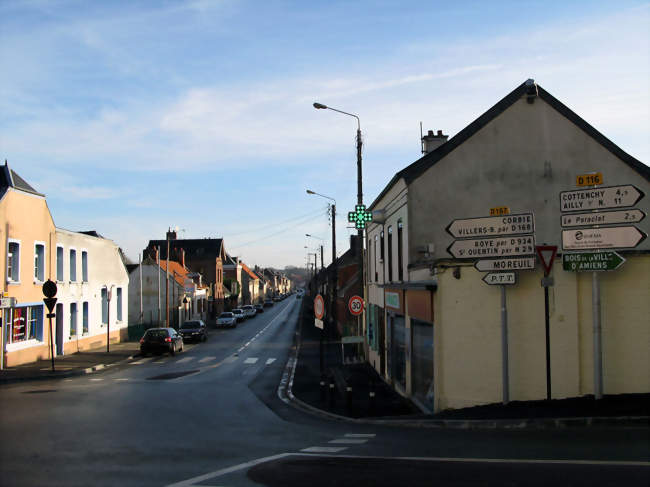 La rue principale de Boves - Boves (80440) - Somme