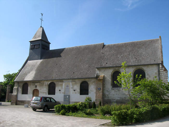 Sur la façade Sud de l'église est fixée une plaque mentionnant les « Morts pour la France » - Vaux-en-Amiénois (80260) - Somme