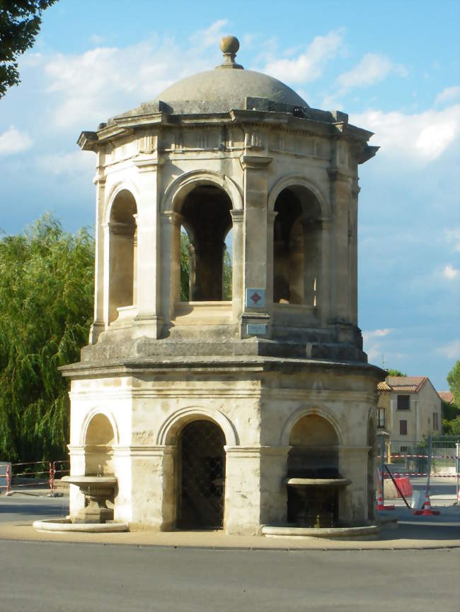 Le château d'eau de Bédarrides (1745) - Bédarrides (84370) - Vaucluse