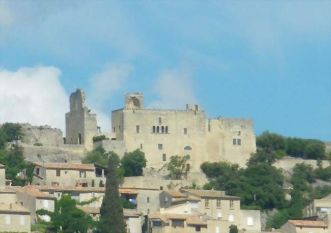 Le village et son château - Crestet (84110) - Vaucluse