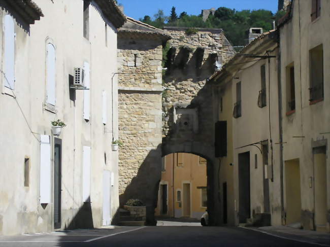 Porte du village - Mondragon (84430) - Vaucluse