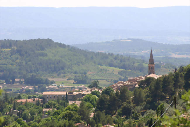 Photo du village prise depuis Romanet - Saint-Saturnin-lès-Apt (84490) - Vaucluse