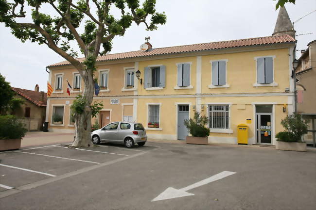 La mairie et la poste - Travaillan (84850) - Vaucluse