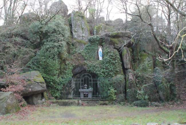 Réplique de la grotte de Lourdes - Cugand (85610) - Vendée