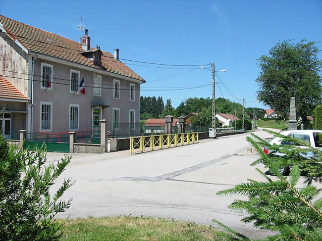 Au Houssot, la mairie - Arrentès-de-Corcieux (88430) - Vosges