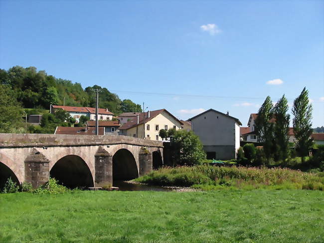 Le pont sur la Vologne - Jarménil (88550) - Vosges