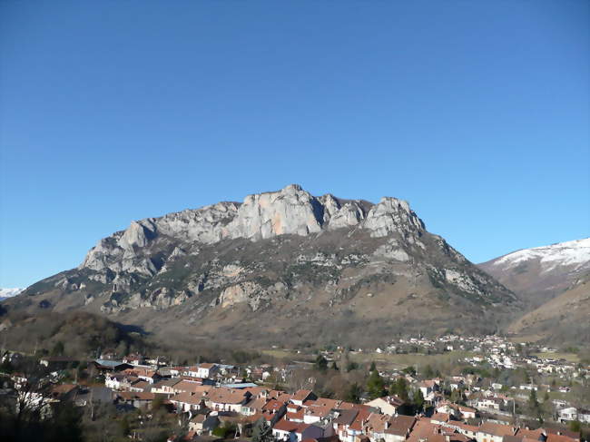 Le massif du Quié dominant les Cabannes vue depuis Pech - Pech (09310) - Ariège