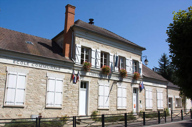 Lhôtel de ville - Courances (91490) - Essonne