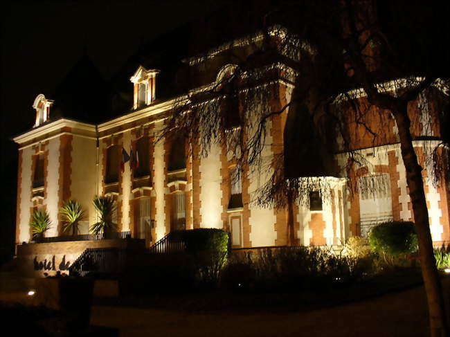Lhôtel de ville - Villiers-sur-Orge (91700) - Essonne