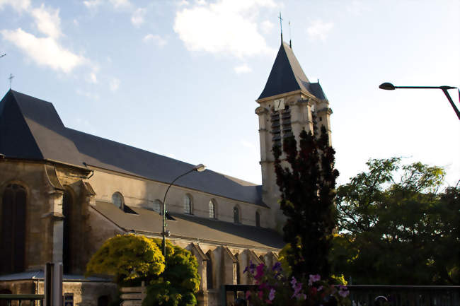 L'église Saint-Cyr - Sainte-Julitte, inscrite aux monuments historiques - Villejuif (94800) - Val-de-Marne