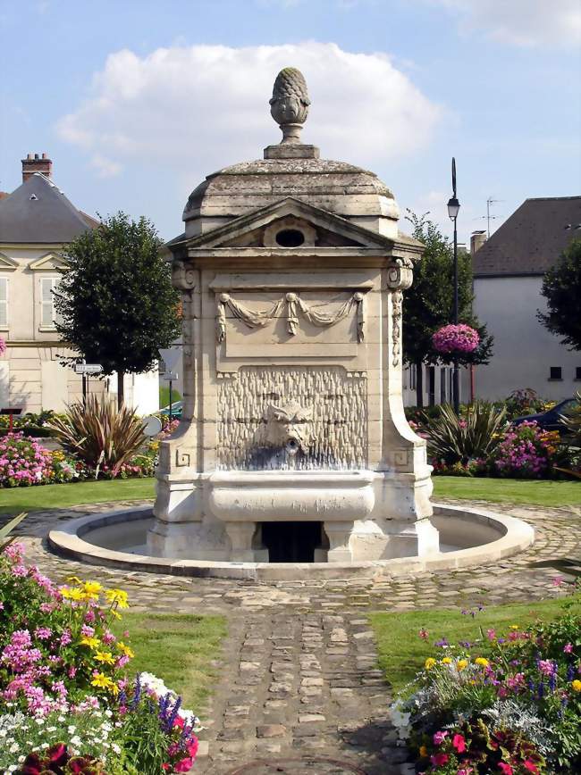 La fontaine, place de la République - Arnouville (95400) - Val-d'Oise