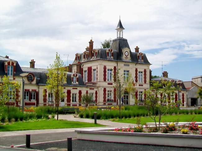 La mairie de Persan - Persan (95340) - Val-d'Oise