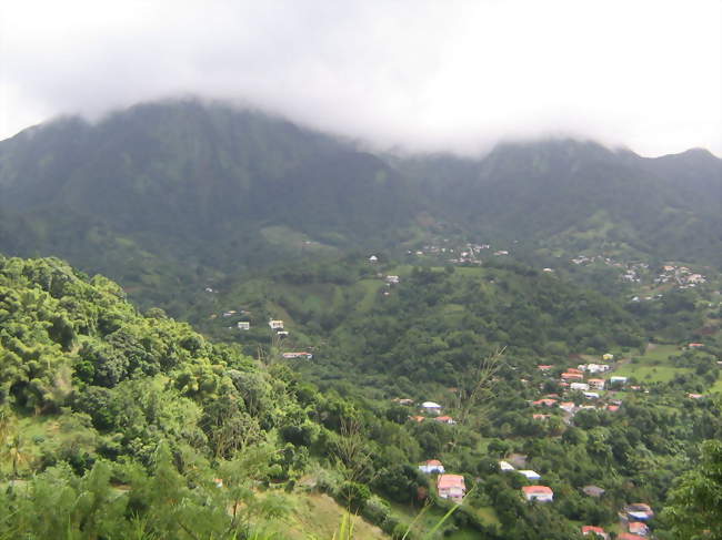 Vue générale du Morne-Vert et des pitons du Carbet - Le Morne-Vert (97226) - Martinique