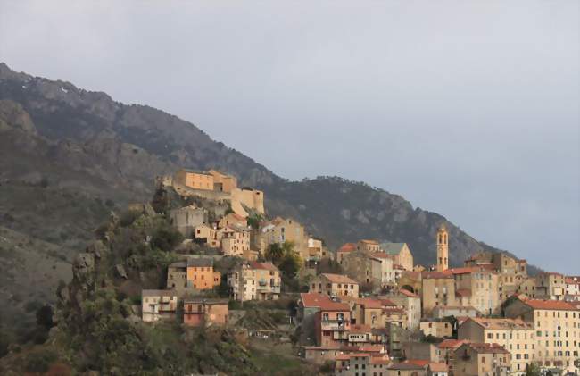 Vue de Corte avec la citadelle et le campanile de l'église de l'Annonciation - Corte (20250) - Haute-Corse