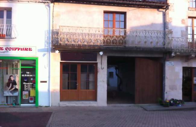 Location d’un local commercial place centrale