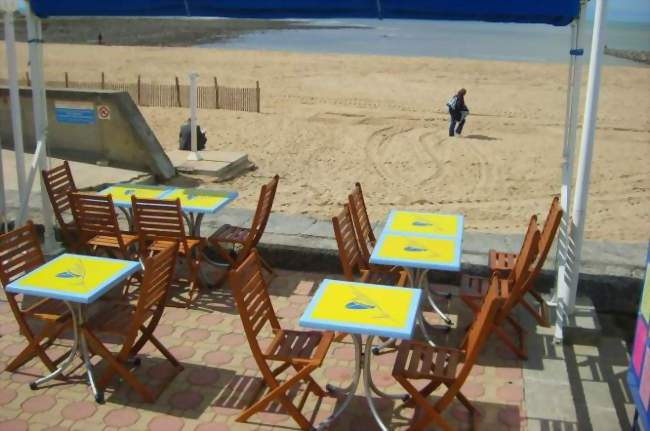 LA ROCHELLE plage des MINIMES Restauration rapide