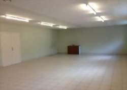 Location local commercial 250m²
