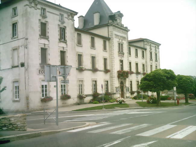 L'hôtel de ville - Ceyzériat (01250) - Ain